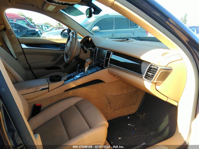 2016 Porsche Panamera, VIN: WP0AD2A7XGL041051