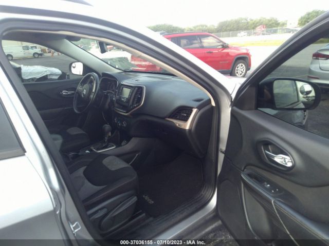 1C4PJLAB5HW507448 Jeep Cherokee Sport