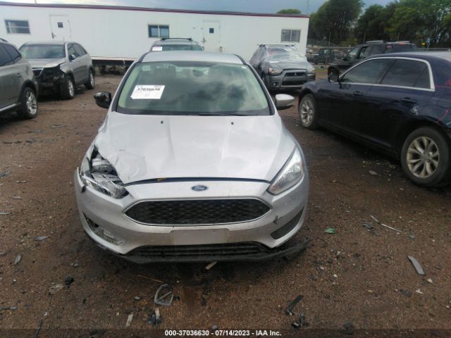 1FADP3K21HL333238 Ford FOCUS SE