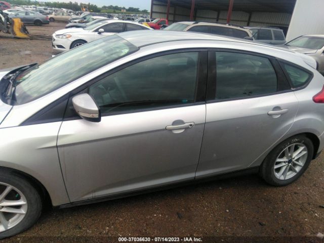 1FADP3K21HL333238 Ford FOCUS SE