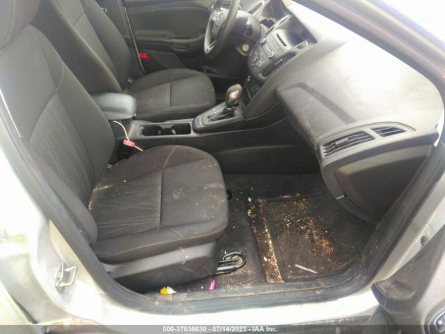 1FADP3K21HL333238 Ford FOCUS SE