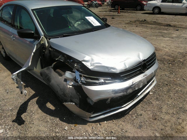 3VW2K7AJ7FM269215 Volkswagen Jetta Sedan 2.0l S