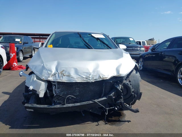 2018 HYUNDAI ELANTRA SEL VIN: 5NPD84LF6JH367569