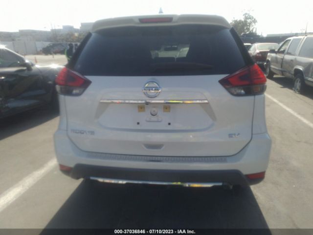 KNMAT2MTXHP568593 Nissan ROGUE SV
