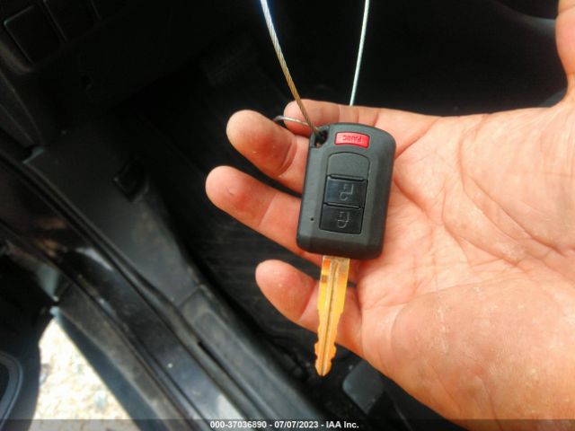 JA4AD2A3XEZ008391 Mitsubishi Outlander Es