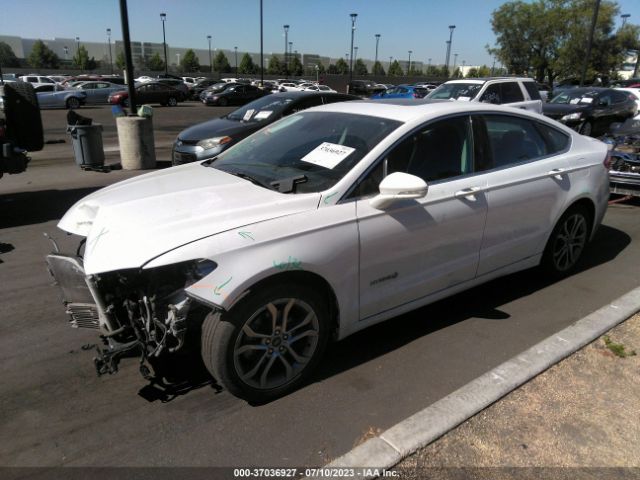 3FA6P0RU3KR141942 Ford Fusion Hybrid Titanium