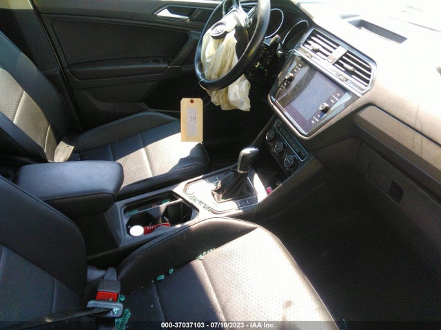 2018 VOLKSWAGEN TIGUAN SEL/SE VIN: 3VV3B7AX1JM214197