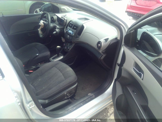 Chevrolet SONIC LT 2014 1G1JC6SH6E4103045 Image 5