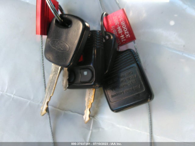 2003 FORD ESCAPE XLT POPULAR VIN: 1FMCU031X3KD99042