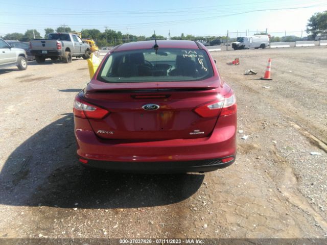 1FADP3F27EL126813 Ford FOCUS SE