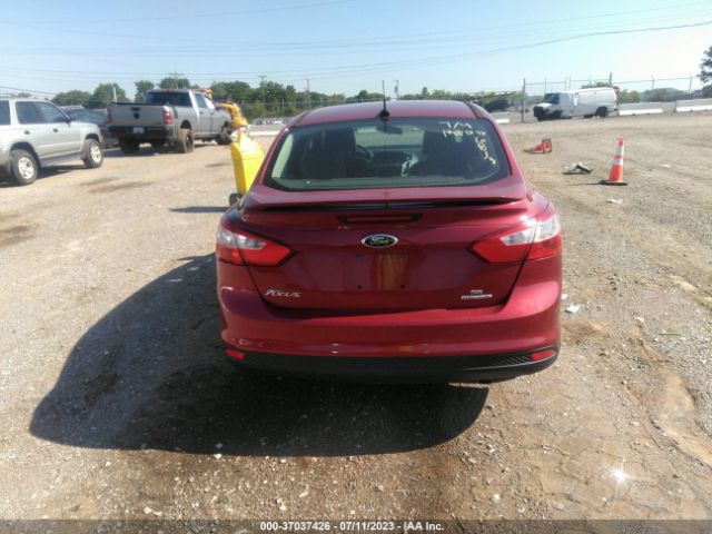 1FADP3F27EL126813 Ford FOCUS SE