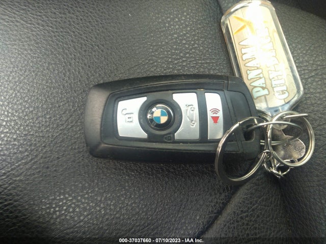BMW 320i Xdrive 2016 WBA8E5G59GNT41328 Image 11