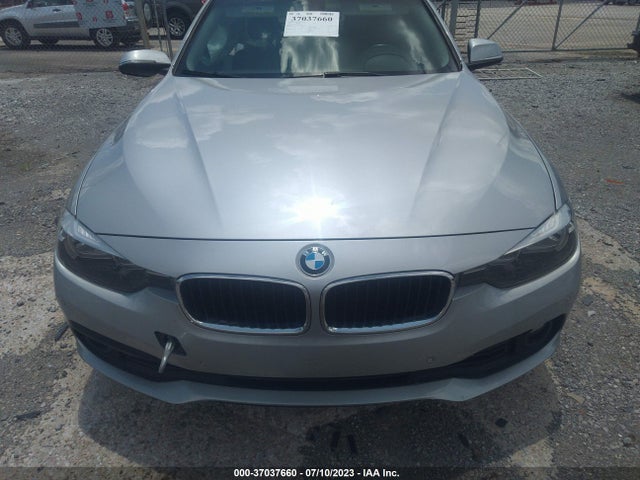 BMW 320i Xdrive 2016 WBA8E5G59GNT41328 Image 12