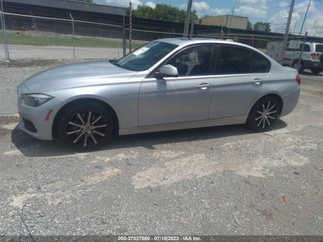 BMW 320i Xdrive 2016 WBA8E5G59GNT41328 Image 14