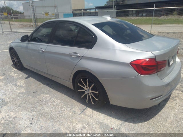 BMW 320i Xdrive 2016 WBA8E5G59GNT41328 Image 3