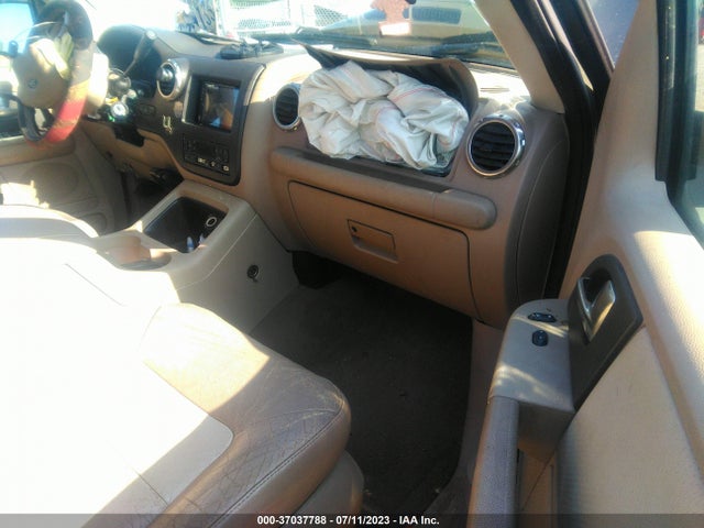 2004 FORD EXPEDITION EDDIE BAUER VIN: 1FMFU17LX4LA52675