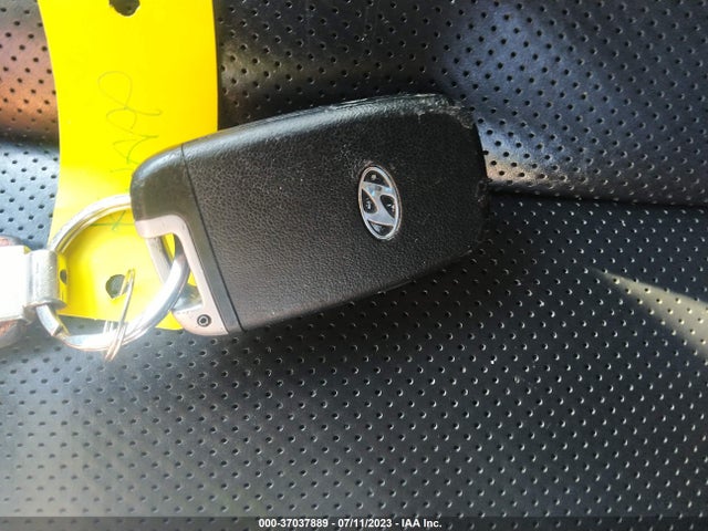 2009 HYUNDAI GENESIS VIN: KMHGC46F39U055679