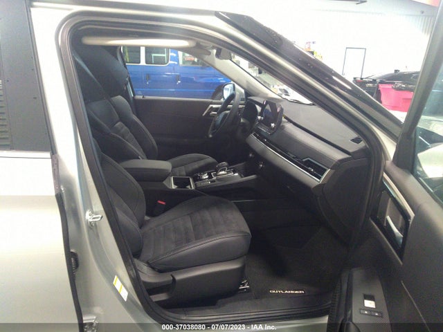 JA4J4UA88PZ051881 Mitsubishi Outlander Se/se Black Edition