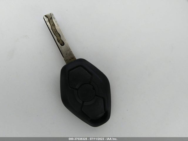 2005 BMW 3 SERIES 330I VIN: WBAEV53405KM39288