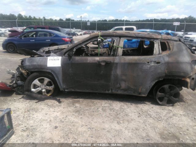 3C4NJDBB5KT592803 Jeep Compass Latitude