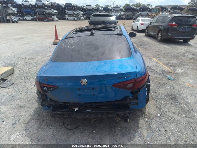 ZARFAMBN3P7669751 Alfa Romeo Giulia Estrema