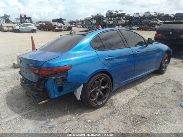 ZARFAMBN3P7669751 Alfa Romeo Giulia Estrema