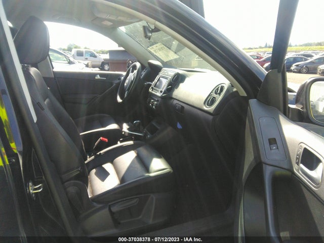 WVGBV7AX8HK030406 Volkswagen TIGUAN S