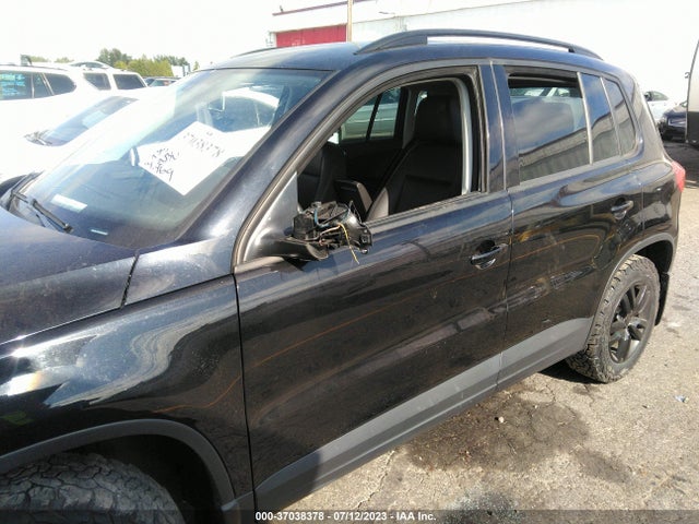 WVGBV7AX8HK030406 Volkswagen TIGUAN S