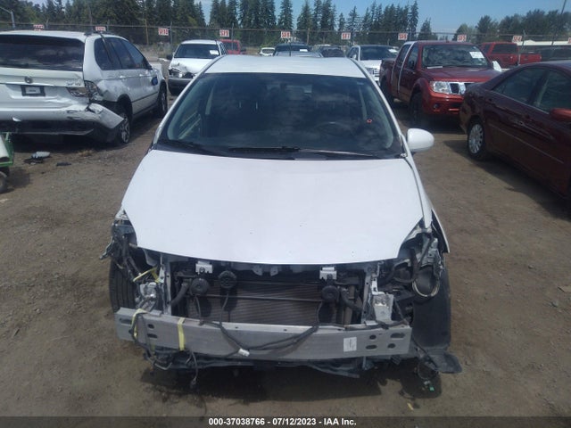 Toyota Prius Four 2015 JTDKN3DU2F0408517 Image 4