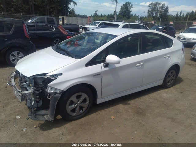 Toyota Prius Four 2015 JTDKN3DU2F0408517 Image 2
