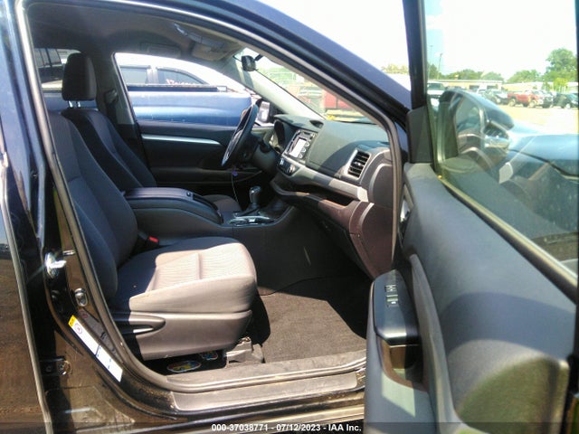 2018 Toyota Highlander, VIN: 5TDBGRFH6JS041561