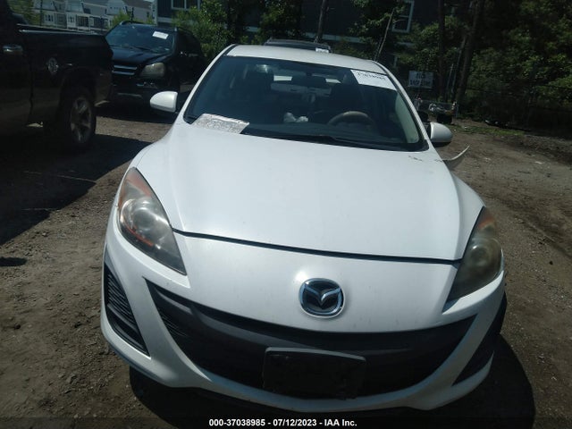 2011 MAZDA MAZDA3 I SPORT VIN: JM1BL1UG0B1495004