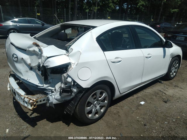 2011 MAZDA MAZDA3 I SPORT VIN: JM1BL1UG0B1495004