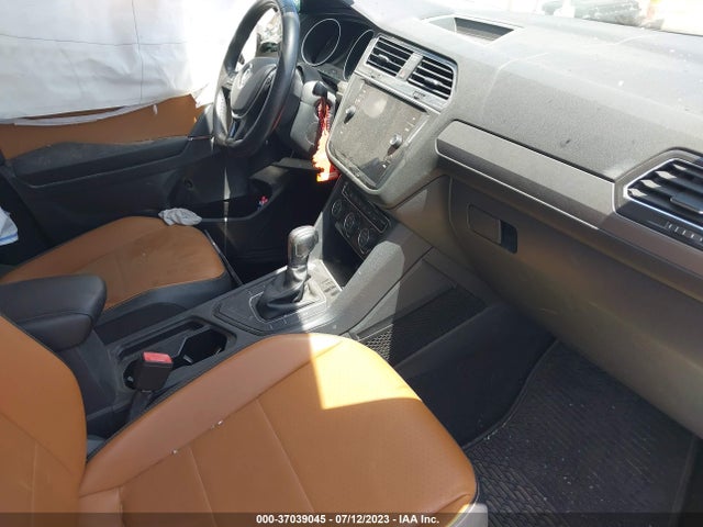 3VV3B7AX0JM222663 Volkswagen Tiguan Sel/se