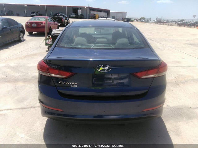 Hyundai ELANTRA SE 2018 5NPD74LF3JH303587 Image 9