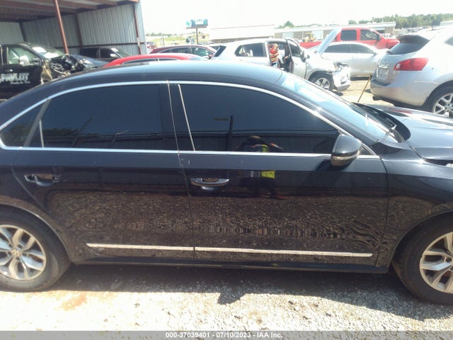 1VWAT7A34HC082593 Volkswagen Passat 1.8t S