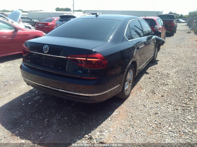 1VWAT7A34HC082593 Volkswagen Passat 1.8t S
