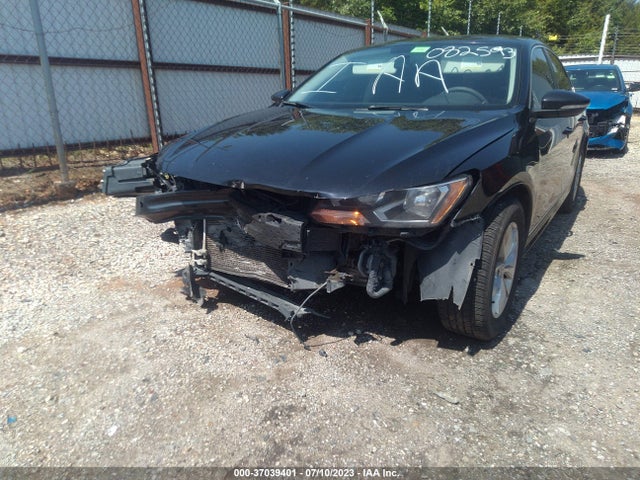 1VWAT7A34HC082593 Volkswagen Passat 1.8t S