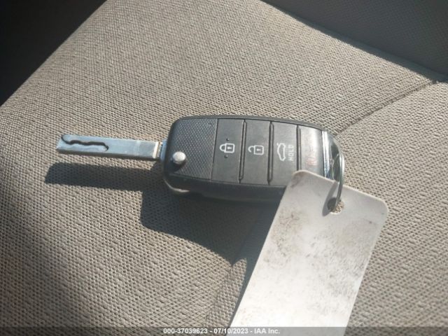 KNAGT4L3XG5094904 KIA Optima Lx