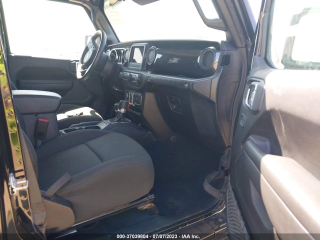 1C4HJXDN3MW869743 Jeep Wrangler Unlimited Sport Altitude