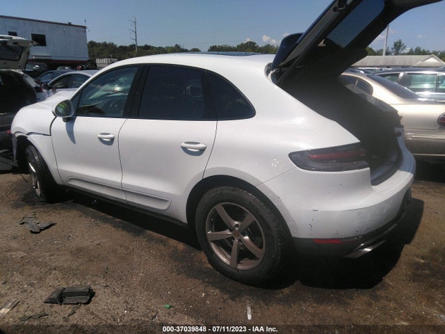2020 PORSCHE MACAN WP1AA2A5XLLB05833 Photo 2