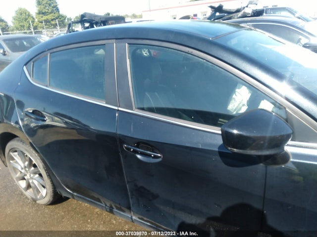 3MZBN1V36JM216790 Mazda Mazda3 Touring