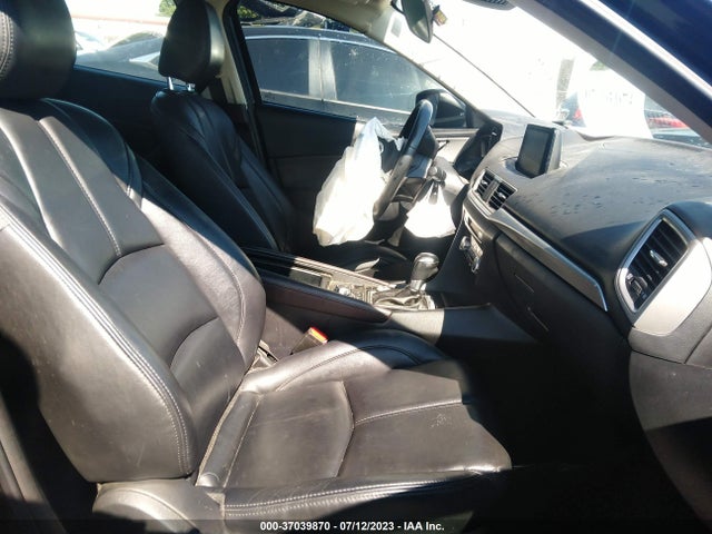 3MZBN1V36JM216790 Mazda Mazda3 Touring