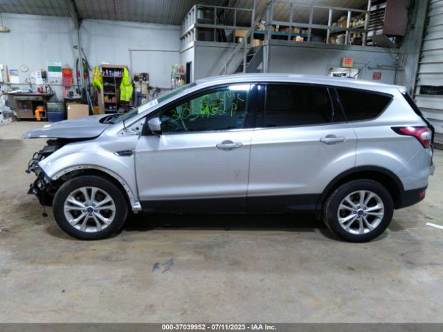 1FMCU9G99HUE32371 Ford ESCAPE SE