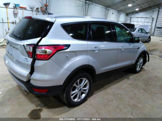1FMCU9G99HUE32371 Ford ESCAPE SE
