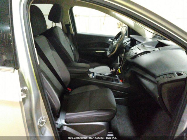 1FMCU9G99HUE32371 Ford ESCAPE SE