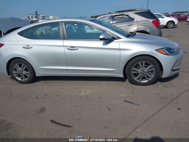 Hyundai Elantra Value Edition 2018 5NPD84LF6JH345930 Image 13