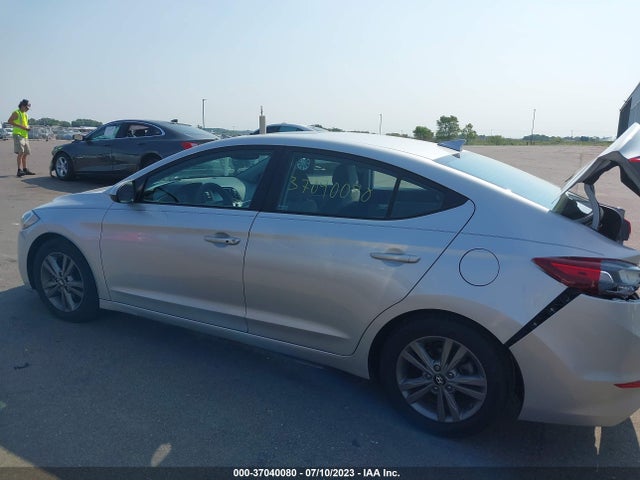 Hyundai Elantra Value Edition 2018 5NPD84LF6JH345930 Image 14