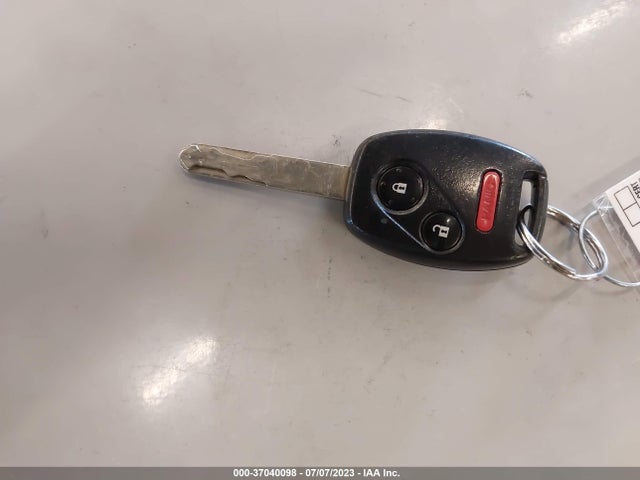 2006 HONDA PILOT EX-L WITH RES VIN: 2HKYF186X6H550107