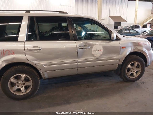 2006 HONDA PILOT EX-L WITH RES VIN: 2HKYF186X6H550107
